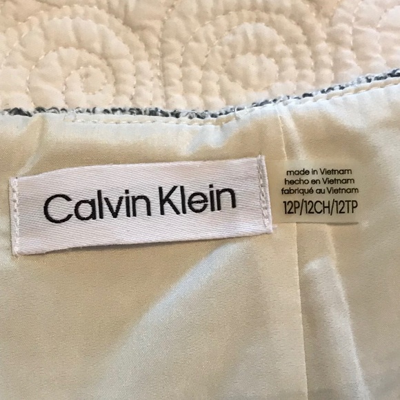 Beautiful Calvin Klein black, gray, black & white lined tweed midi skirt (12) - Picture 2 of 15